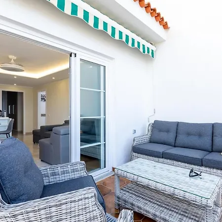 Apartment Sea Front Spacious 2 Bedroom *