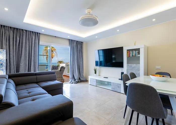 Sea Front Spacious 2 Bedroom Apartment Costa Adeje (Tenerife)