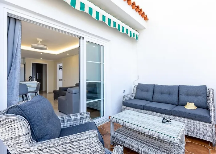 Appartement Sea Front Spacious 2 Bedroom *