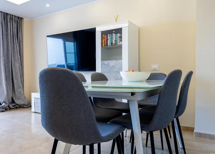 Sea Front Spacious 2 Bedroom Costa Adeje (Tenerife)