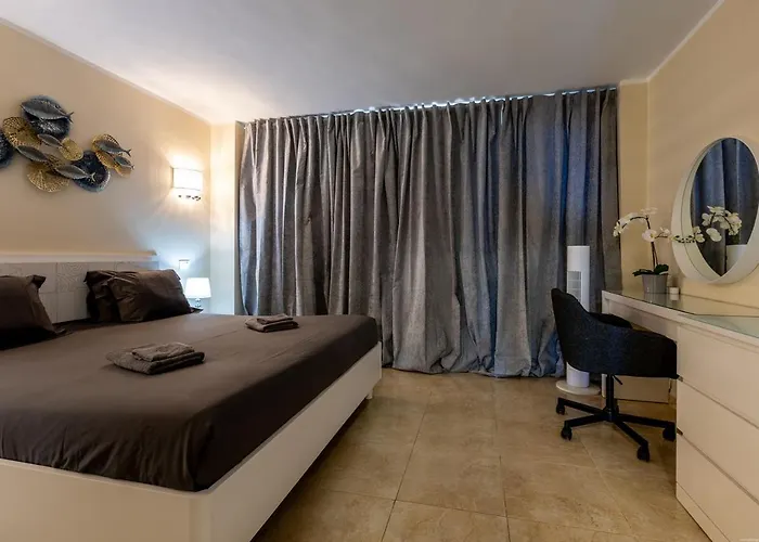 Sea Front Spacious 2 Bedroom Appartement