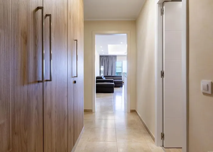 Apartment Sea Front Spacious 2 Bedroom *