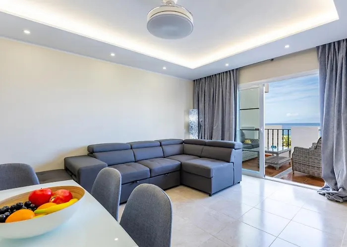 Appartement Sea Front Spacious 2 Bedroom